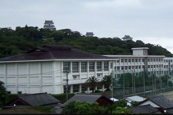 長崎県立猶興館高等学校の外観画像